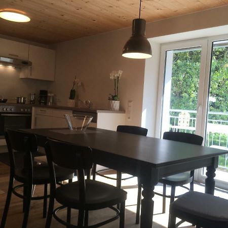 Wohnung In Zentraler Lage Im Rheintal เกิทซิส ภายนอก รูปภาพ