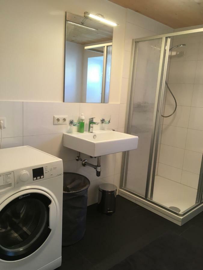 Wohnung In Zentraler Lage Im Rheintal เกิทซิส ภายนอก รูปภาพ