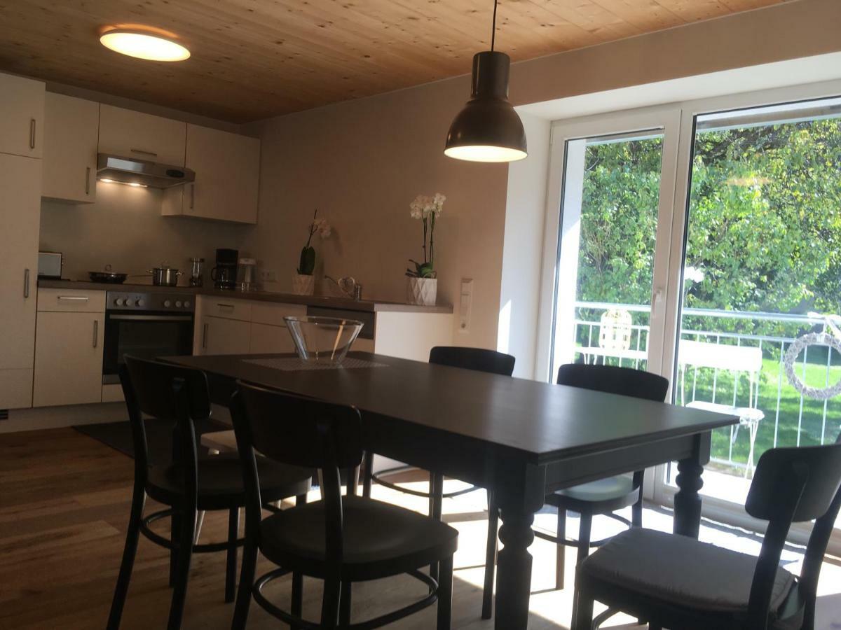 Wohnung In Zentraler Lage Im Rheintal เกิทซิส ภายนอก รูปภาพ