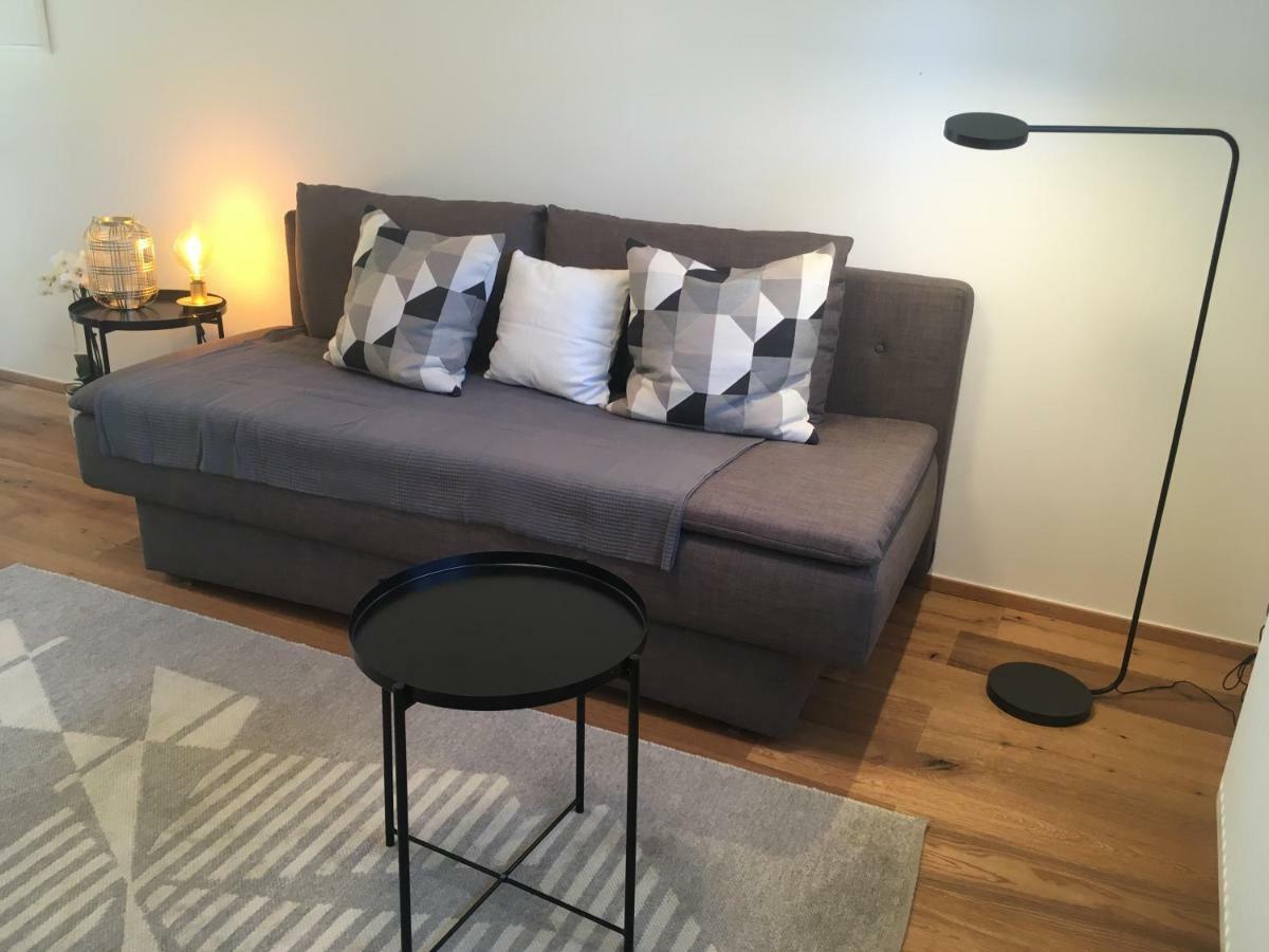 Wohnung In Zentraler Lage Im Rheintal เกิทซิส ภายนอก รูปภาพ